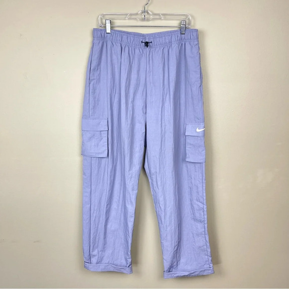 Nike Women's High-Rise Woven Cargo Pants - Picture 3 of 8
